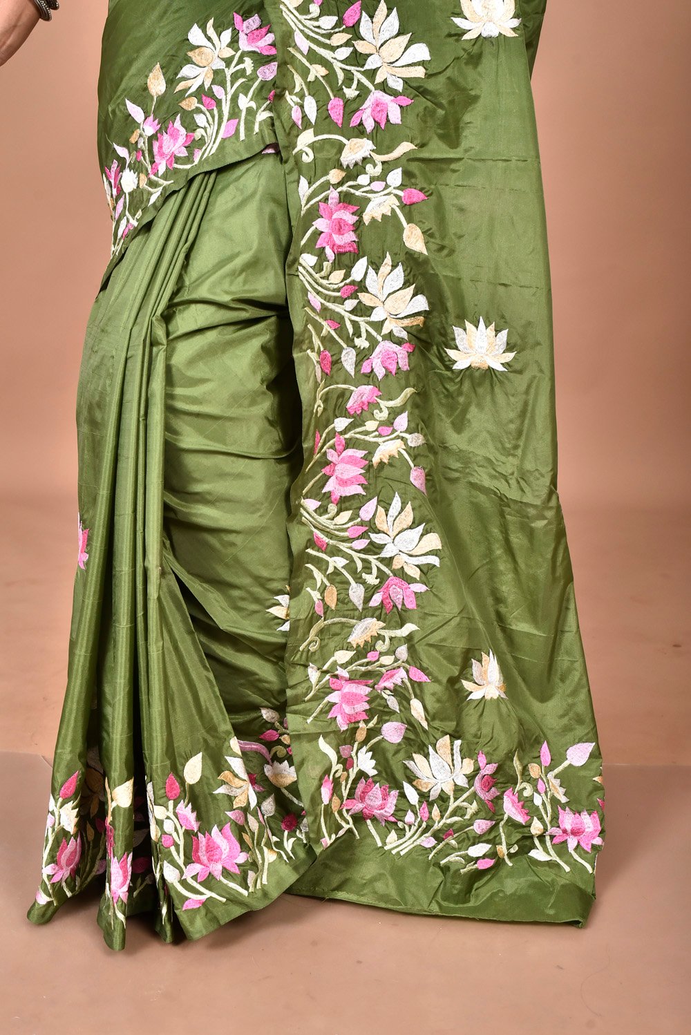 Art Silk saree with Blouse piece machine parshi work - Image 4