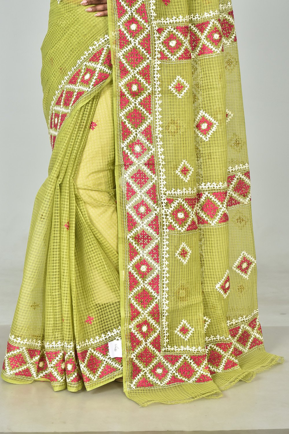 Resom check saree Gujarati Stitch (Hand Embroidery) - Image 4