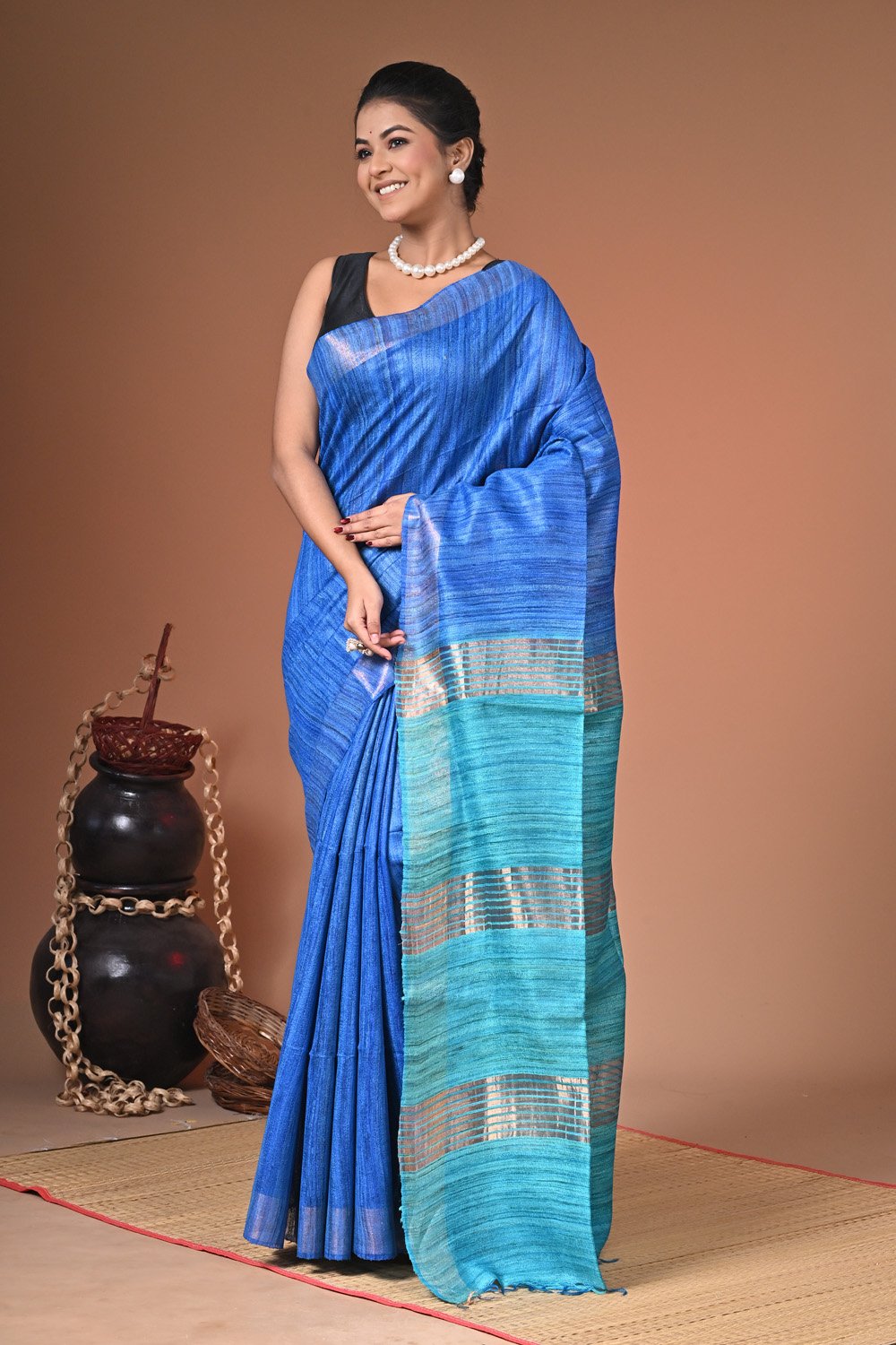 Contrast Ghicha Tussar Saree with Blouse Piece - Image 9