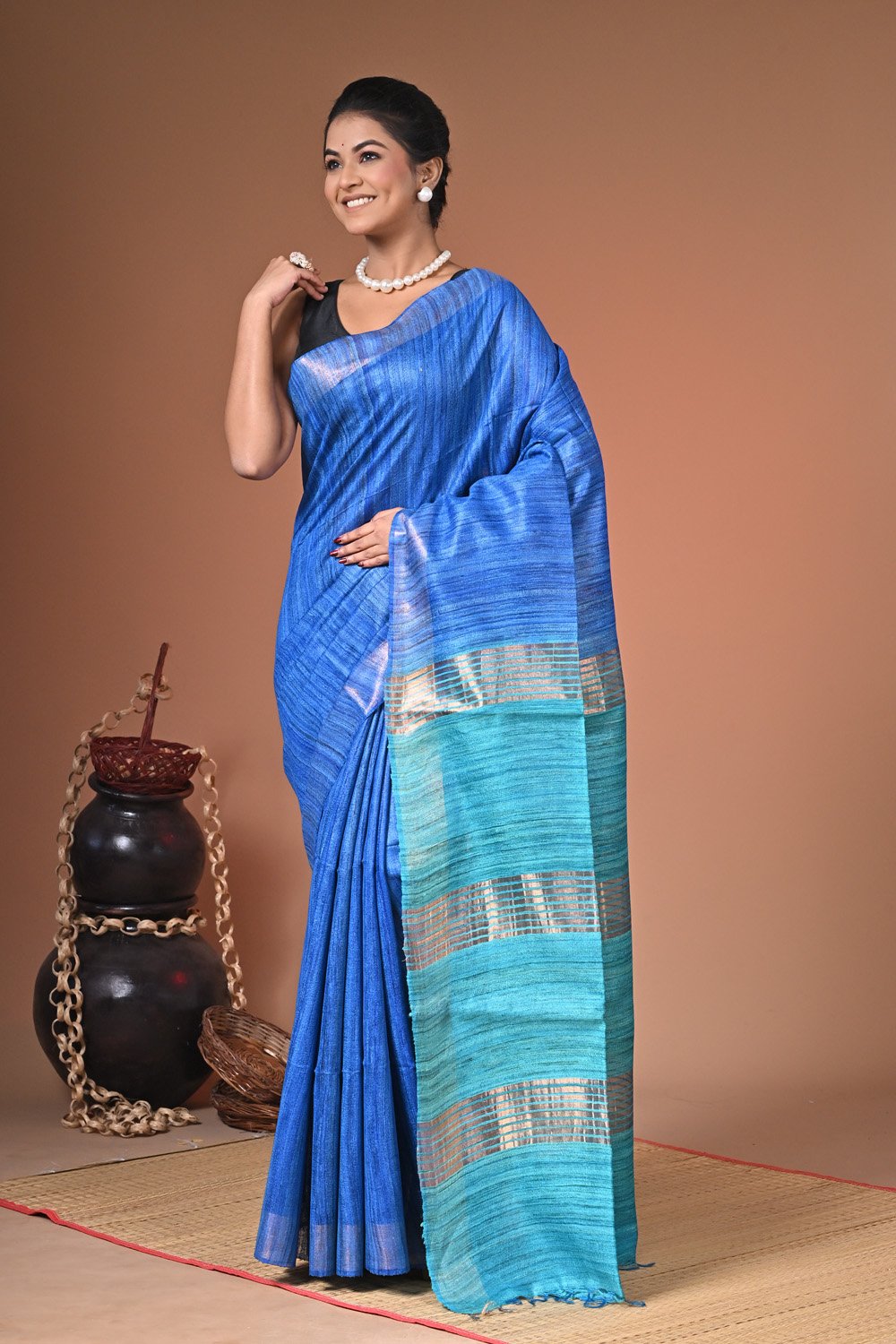 Contrast Ghicha Tussar Saree with Blouse Piece - Image 8