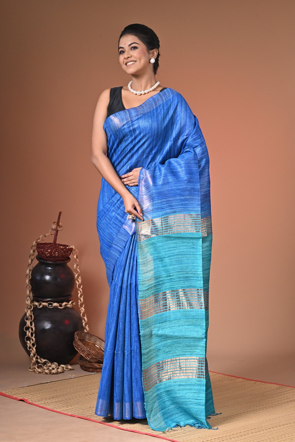 Contrast Ghicha Tussar Saree with Blouse Piece - Image 6