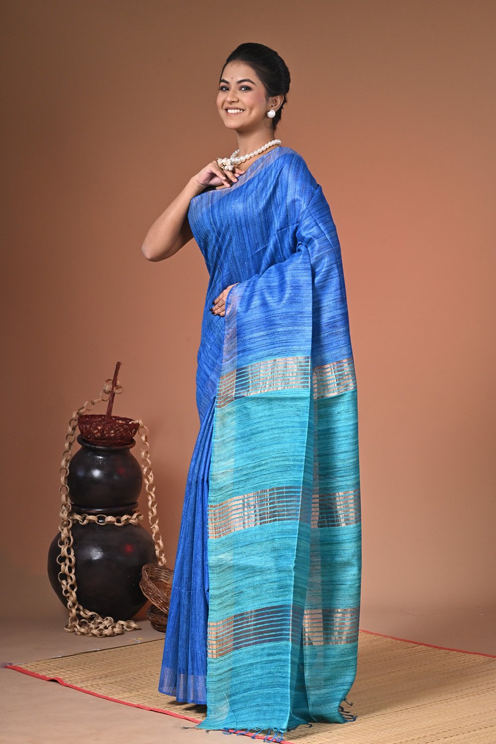 Contrast Ghicha Tussar Saree with Blouse Piece - Image 5