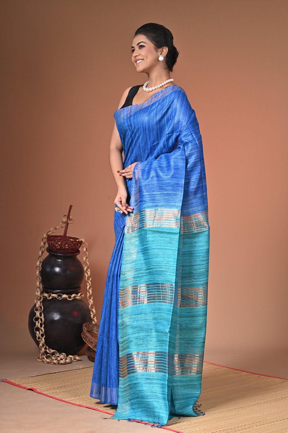 Contrast Ghicha Tussar Saree with Blouse Piece - Image 4