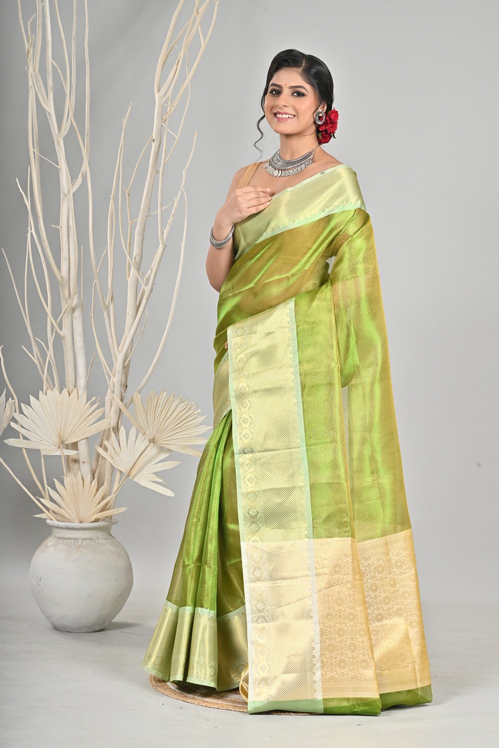 Exquisite Golden Tissue Saree with Intricate Border - Image 6